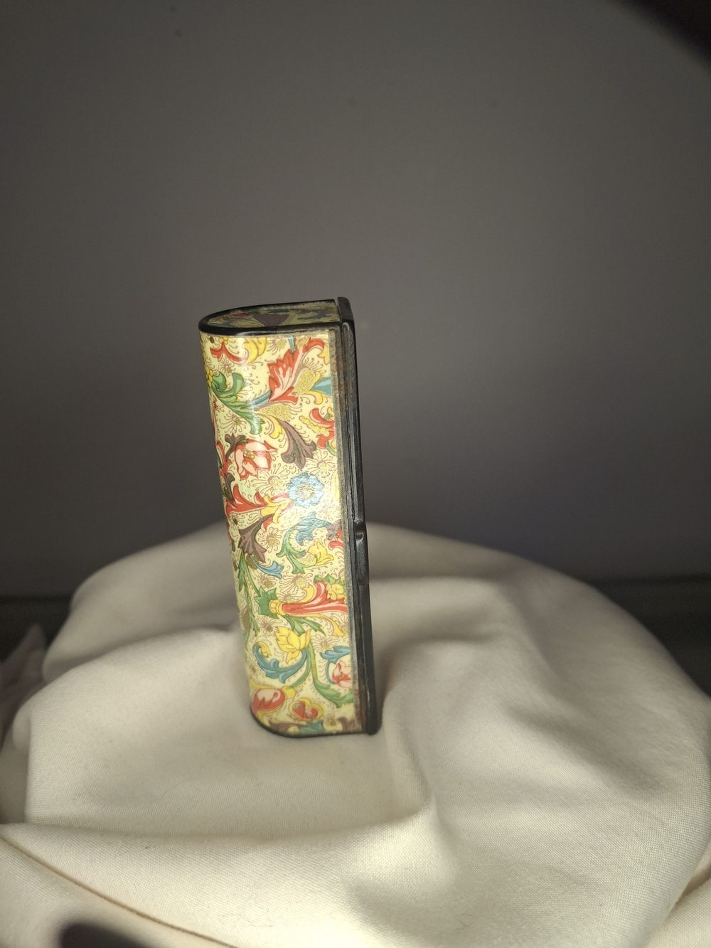 Vintage Floral Printed Lipstick Case - Multicolor With Mirror